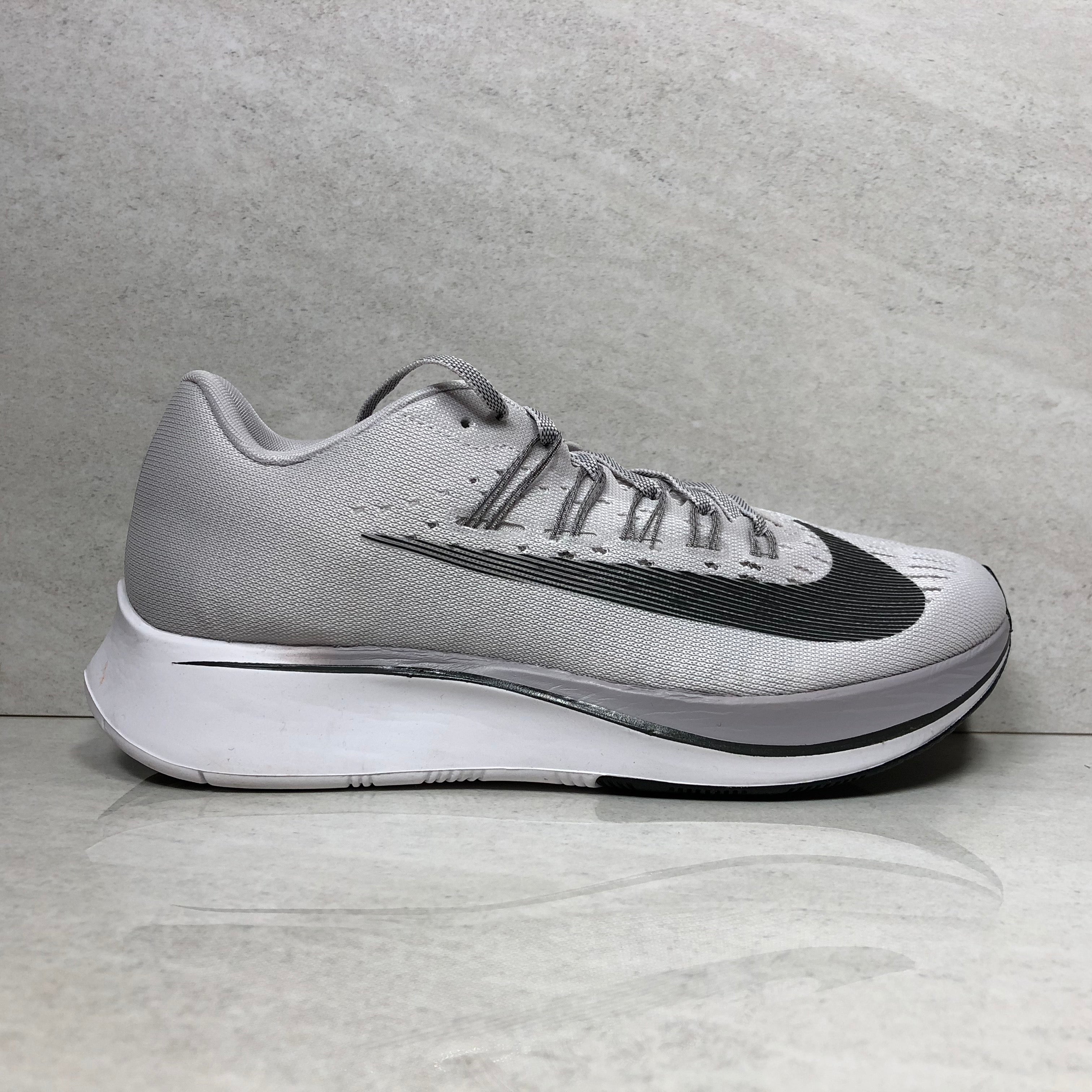 nike zoom fly size 7