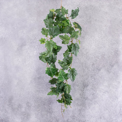 Artificial grape garland with 72 leaves of different sizes and differing shades of green.