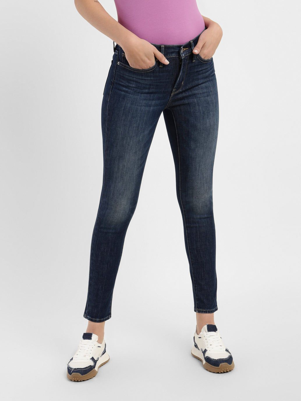 Shop the Best Collection of Women's Jeans Online – Levis India Store