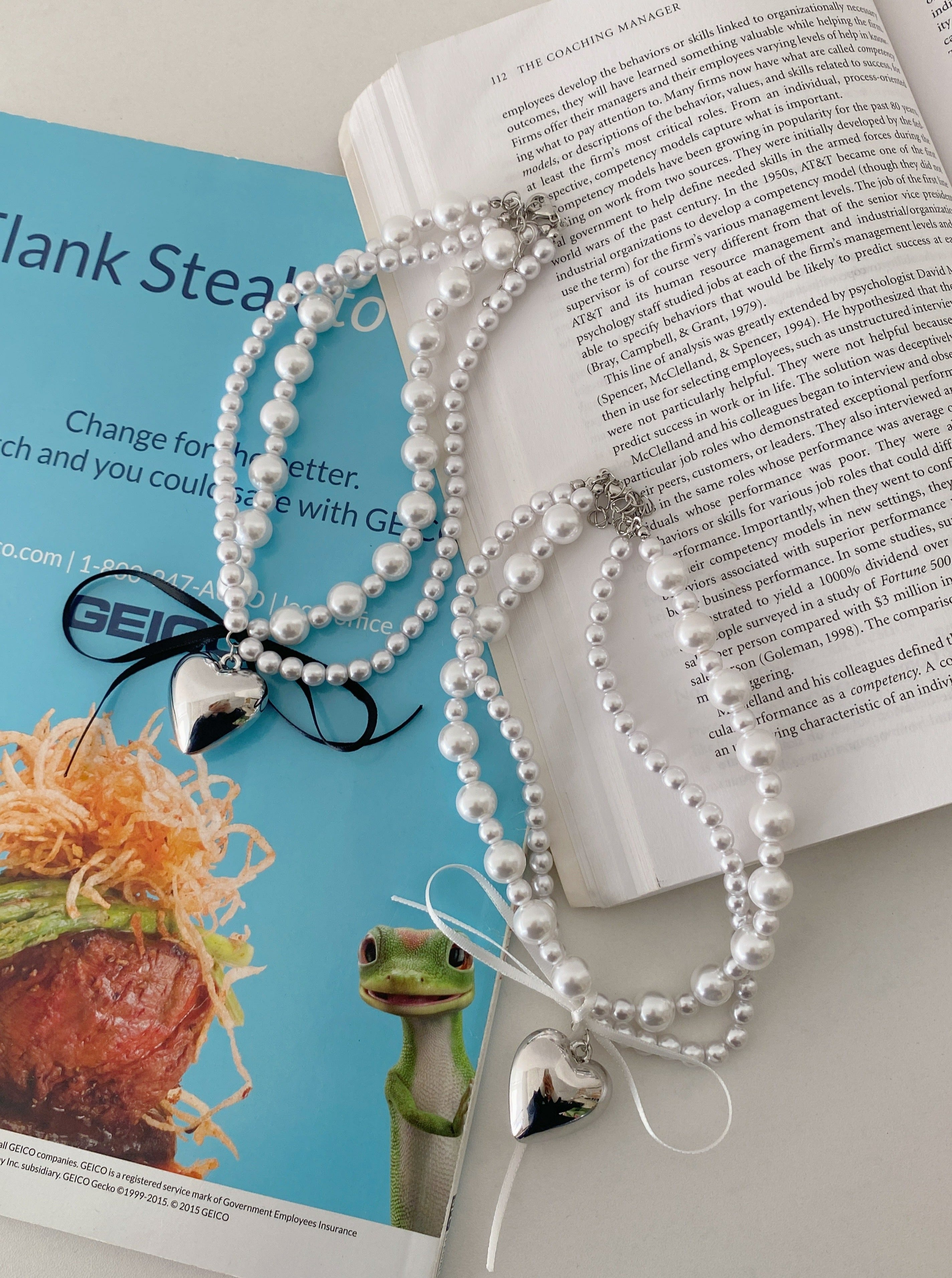 pearl ribbon necklace – SOLLON.