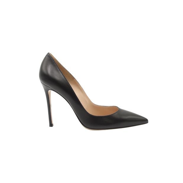 Image of Gianvito Rossi Gianvito 105 Pointed Toe Pumps in Black Leather