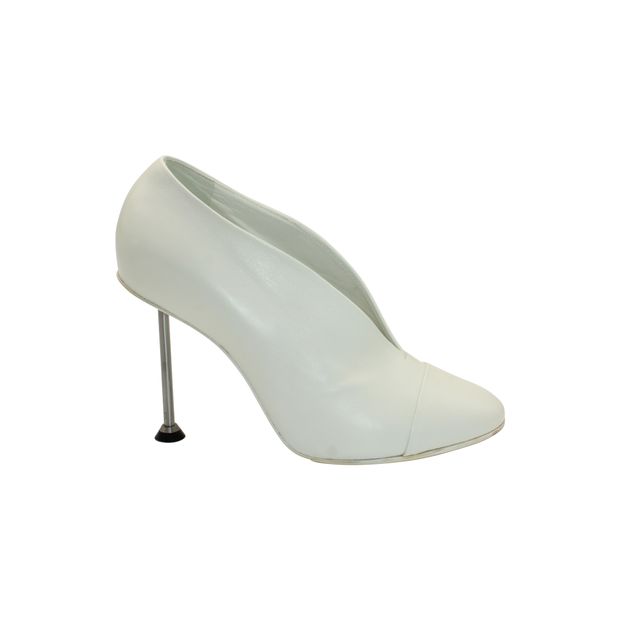 image of Victoria Beckham Slim Heel Pumps in White Leather