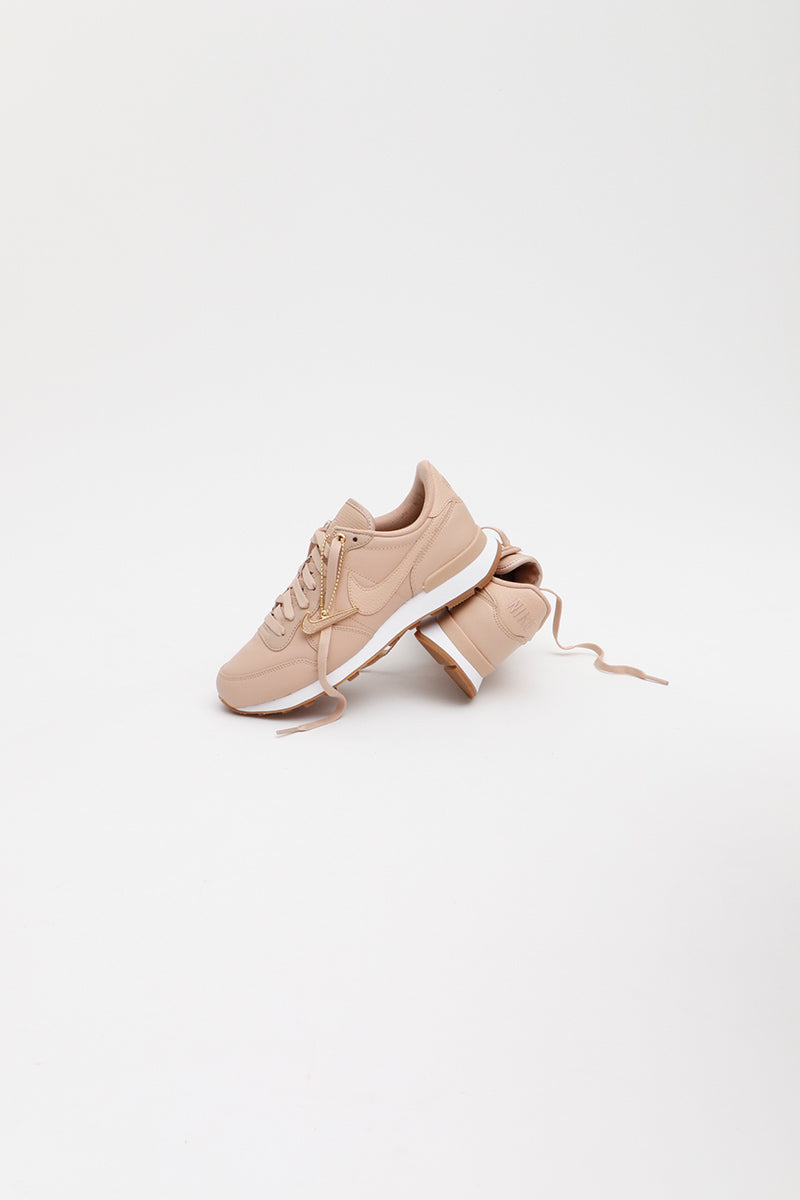 nike internationalist bio beige