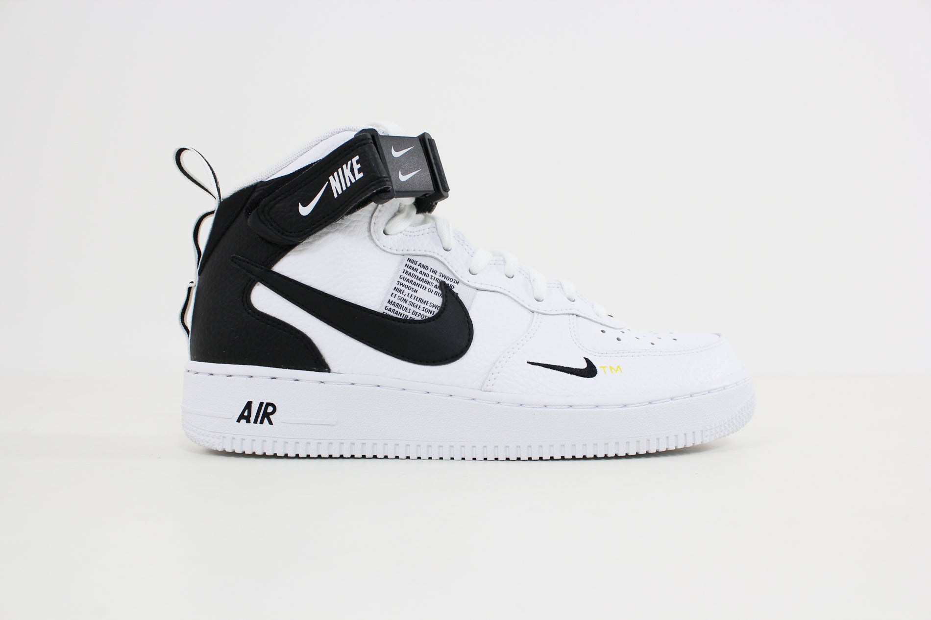 Nike - Air Force 1 Mid 07 LV8 (Weiß 