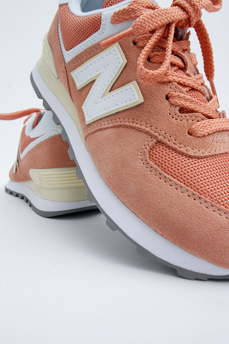 New Balance - Sommerlicher Sneker in blassem Orange für Damen WL574ESF –  Sneakerworld