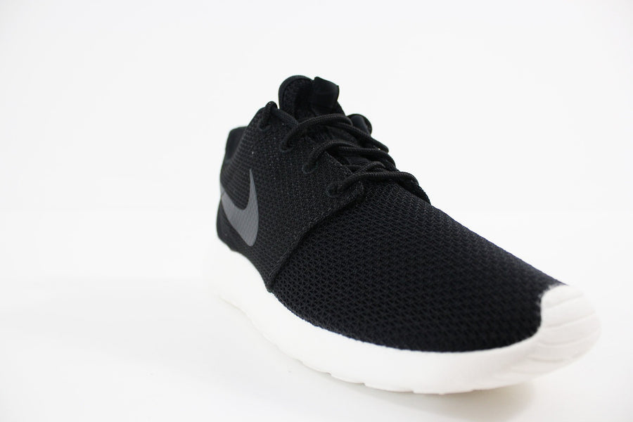 roshe run black anthracite sail