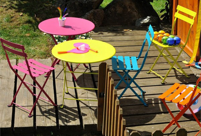 furniture, children's furniture, children's outdoor table and chairs, children's cafe style tables and chairs, Fermob Tom Pouce tables and chairs, Ninetonine, published by Bobby Rabbit
