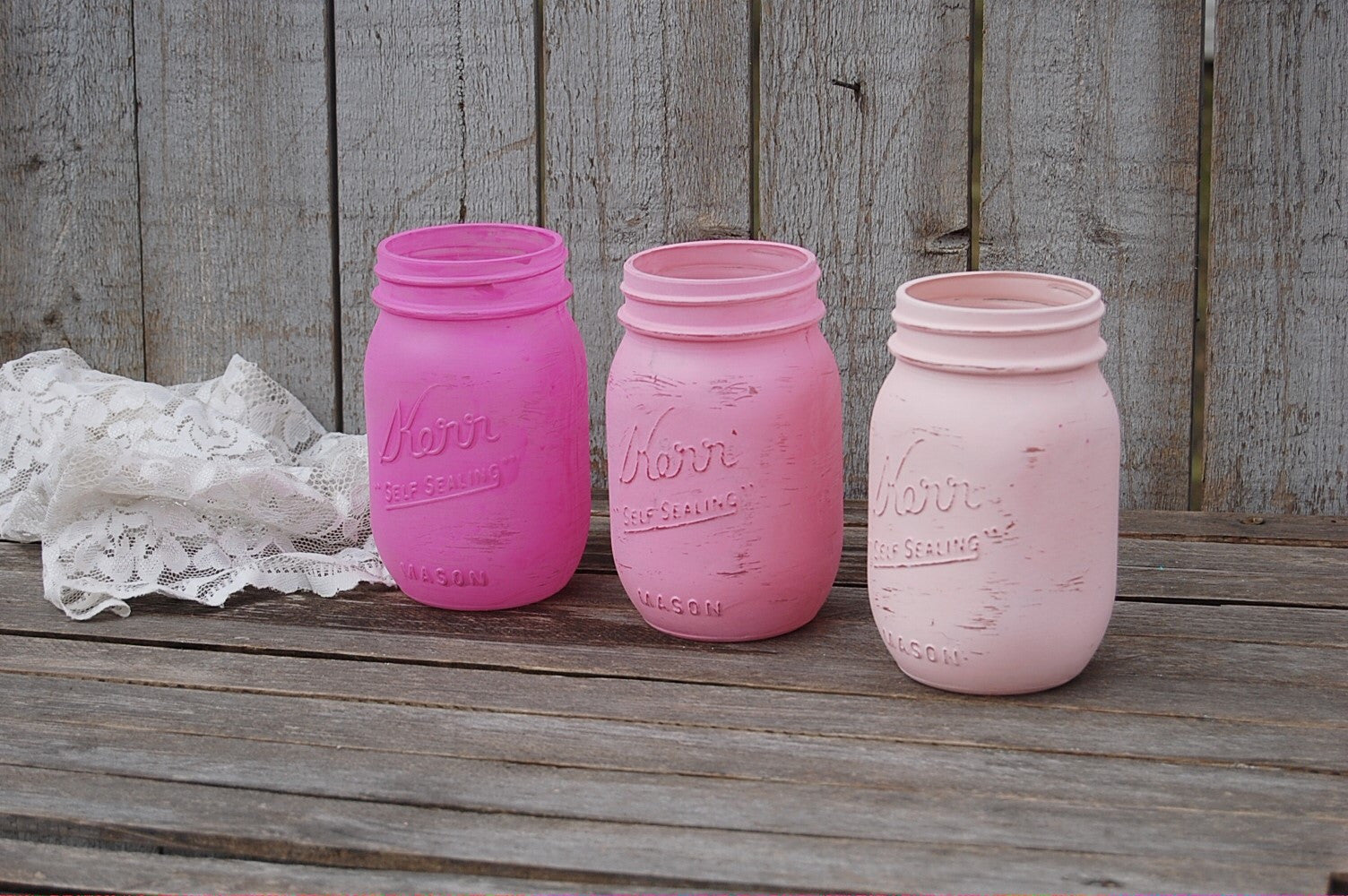 Painted and distressed mason jars – The Vintage Artistry