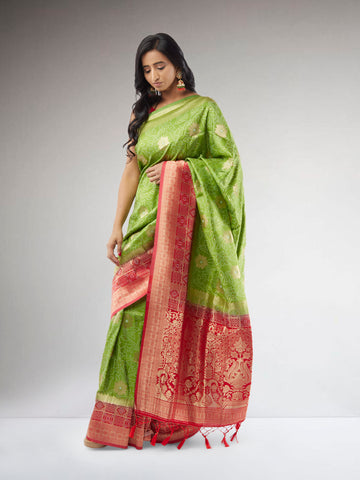 Saree - Luxurious Green with Red Border Silk Ensemble | Muvvas Boutique