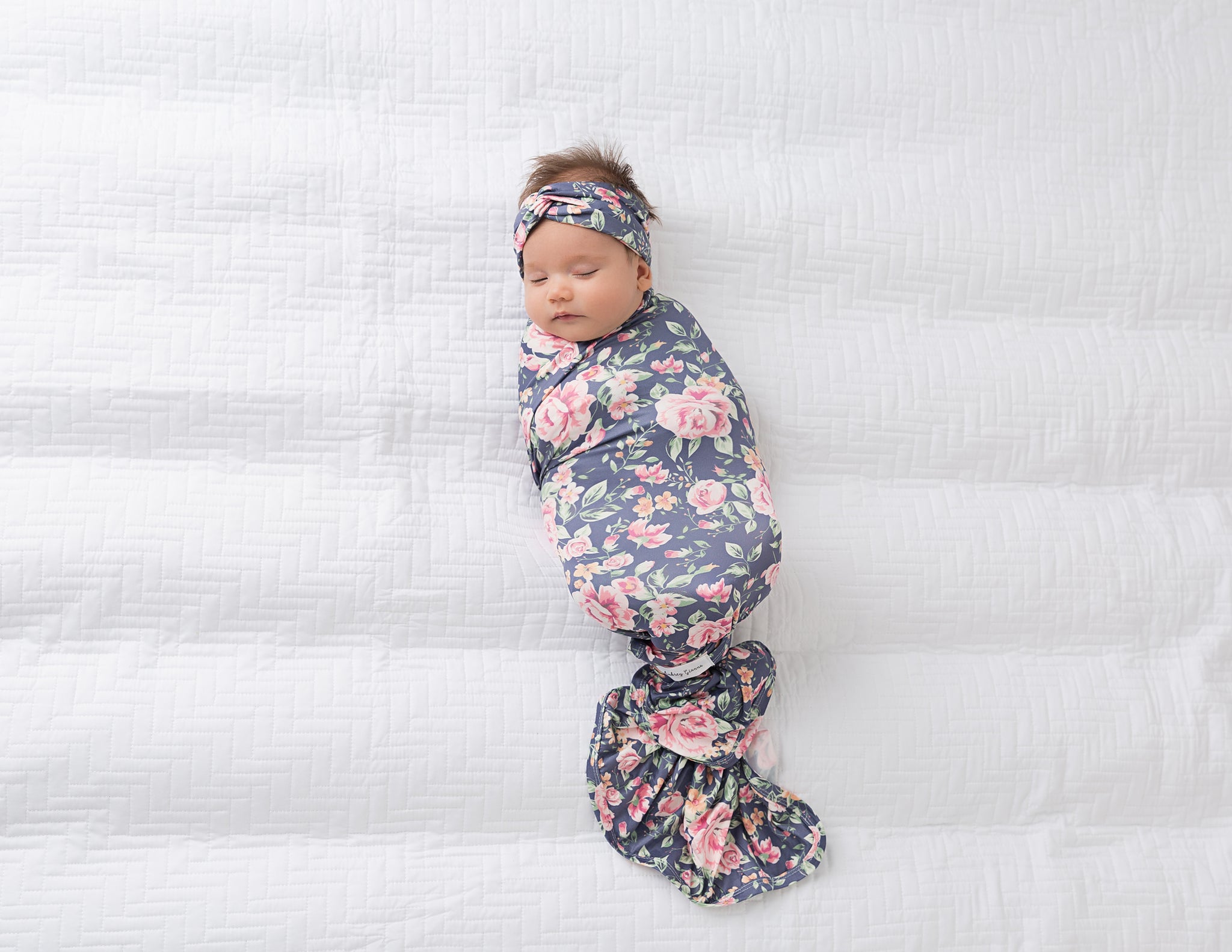 How to Knot-Swaddle Your Newborn 