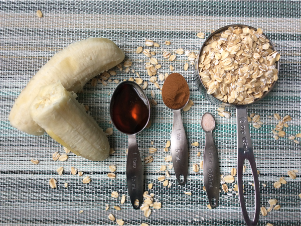 Weekend Banana Bread Oatmeal -We love starting our weekends with this delicious Banana Bread Oatmeal. 