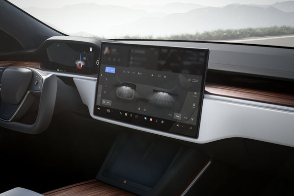 Tesla Model S horizontal touchscreen