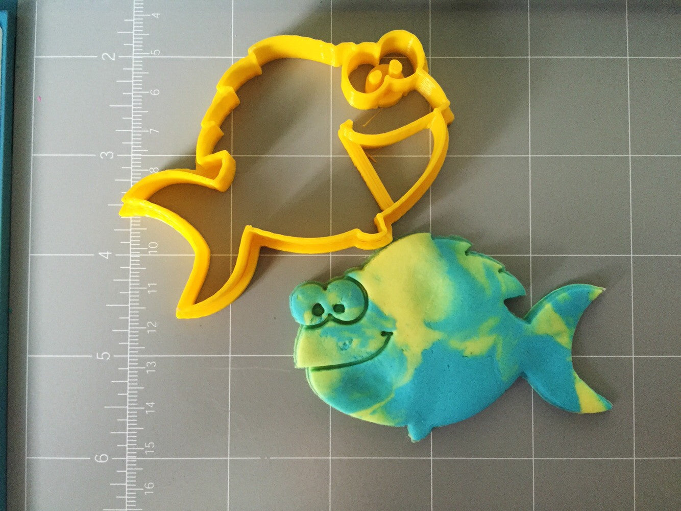 Fish Cookie Cutter (1) Arbi Design CookieCutz