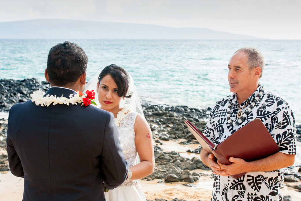 Bride and Groom say their Vows in Maui, Hawaii