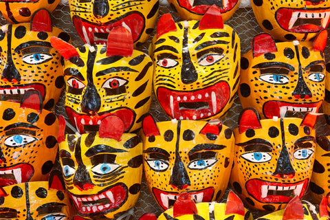 Máscaras mexicanas coloridas tradicionales. Diseño de cabezas de tigre guerrero mexico