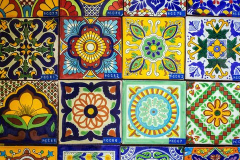 Muro con azulejos de talavera mexicana