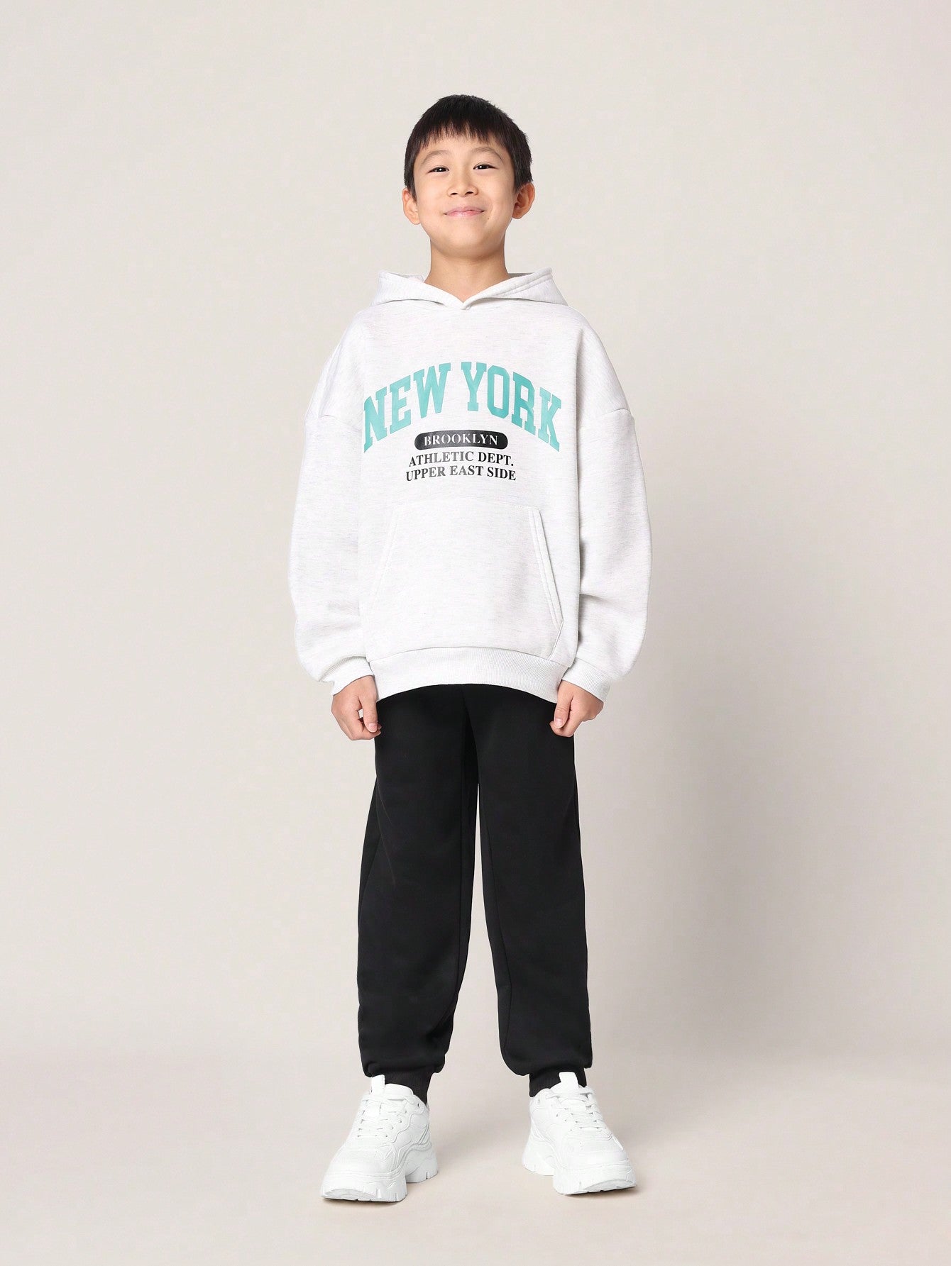Tween Boys Comfy Regular Fit Overhead Hoodie With New York Graphic Print And Contrast Colour Straight Fit Jogger 2 Piece Set