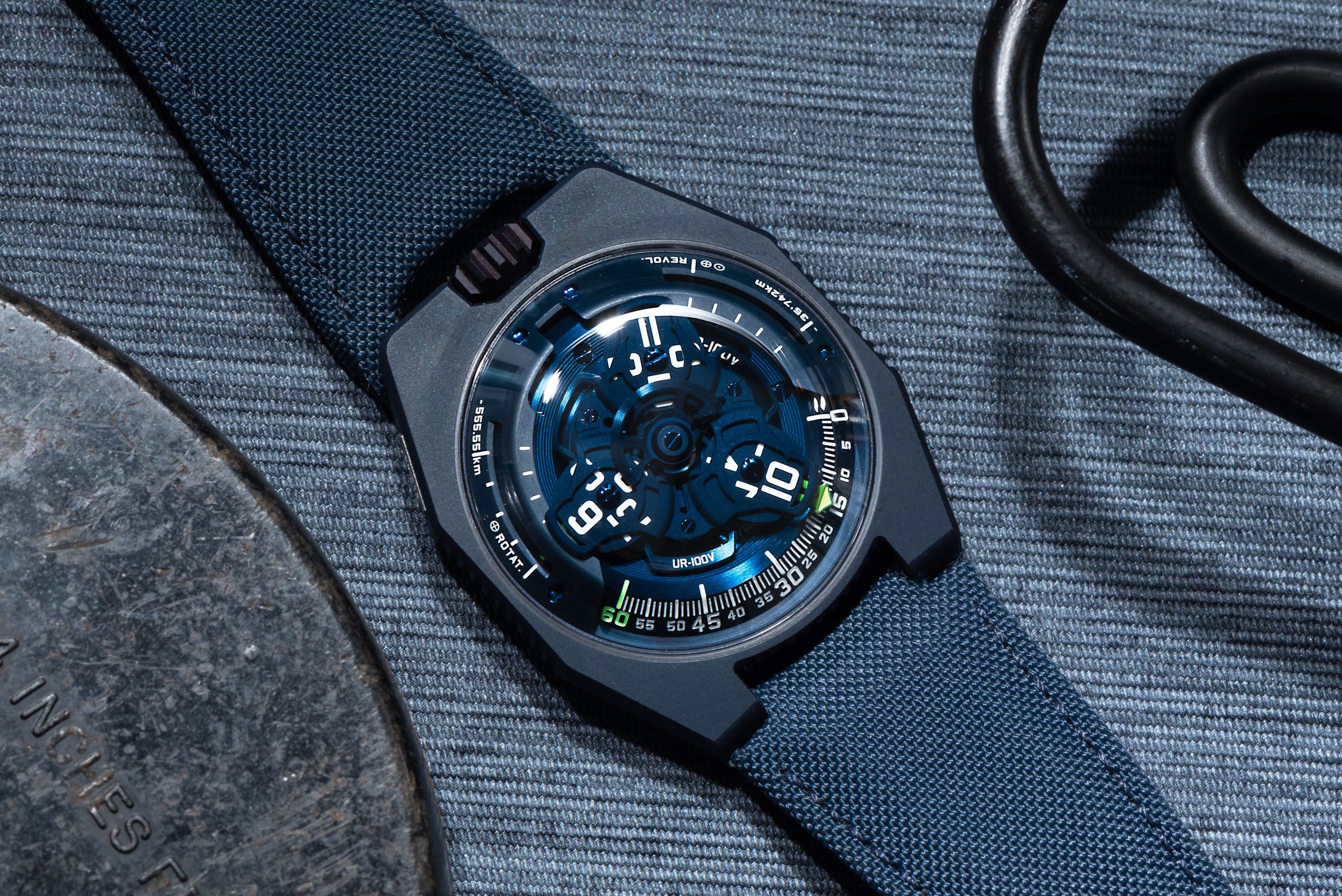 image of Urwerk UR-100 'Blue Planet'