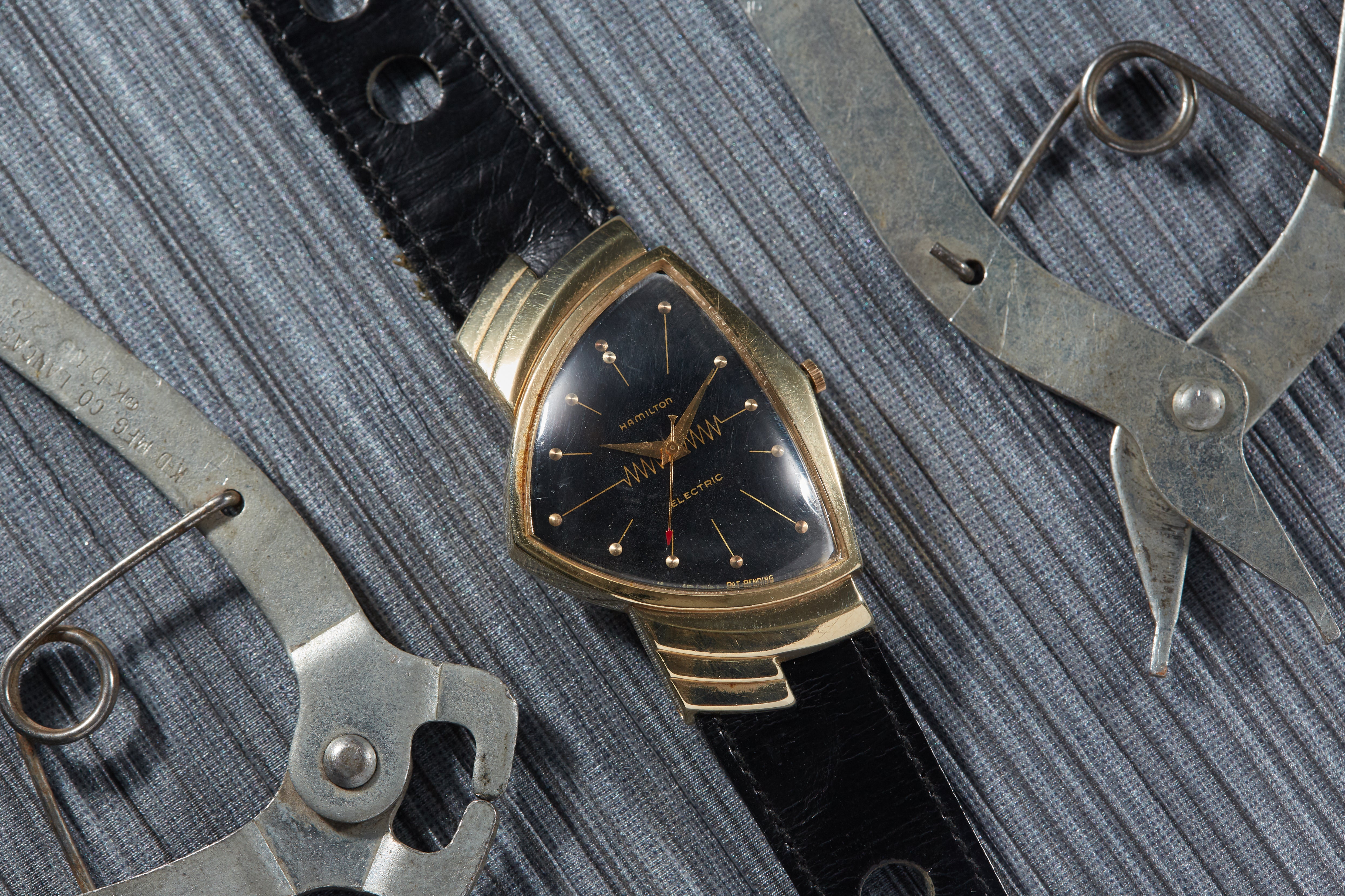 Hamilton Ventura 14k – Analog:Shift