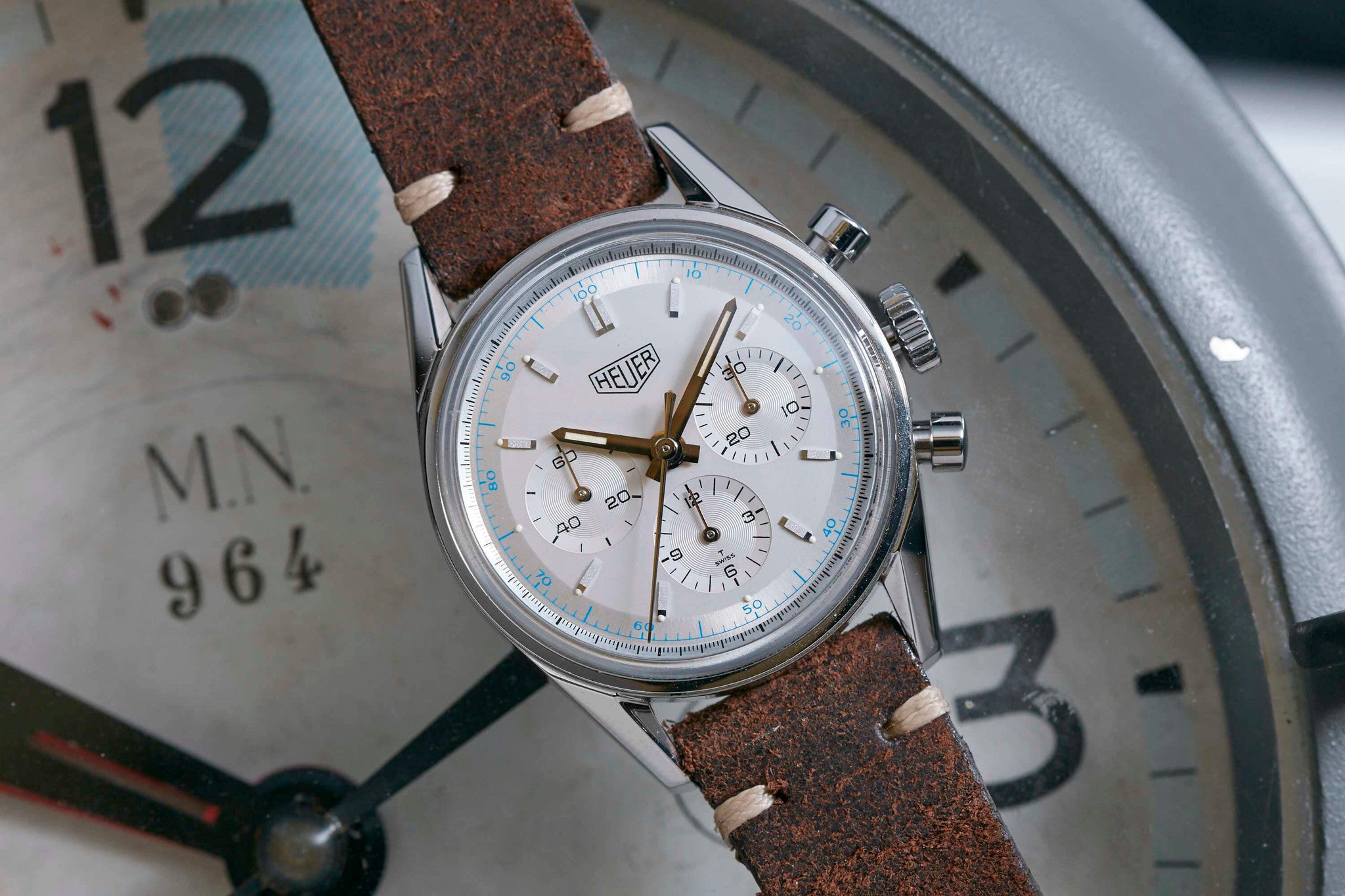 Heuer Carrera Re-issue – Analog:Shift