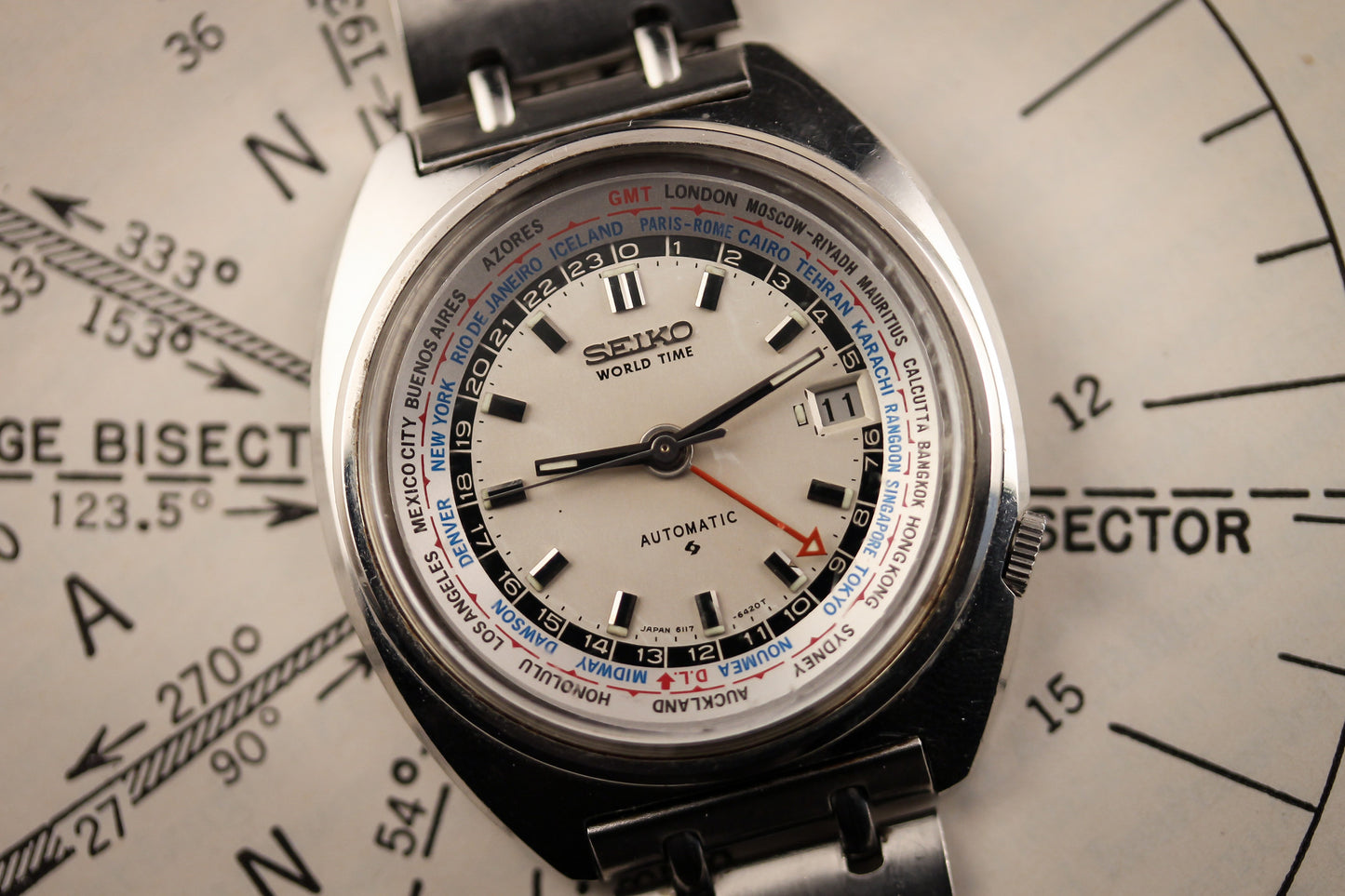 Seiko 6117-6049 World Time - White Dial – Analog:Shift