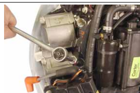 How to remove evinrude spark plug