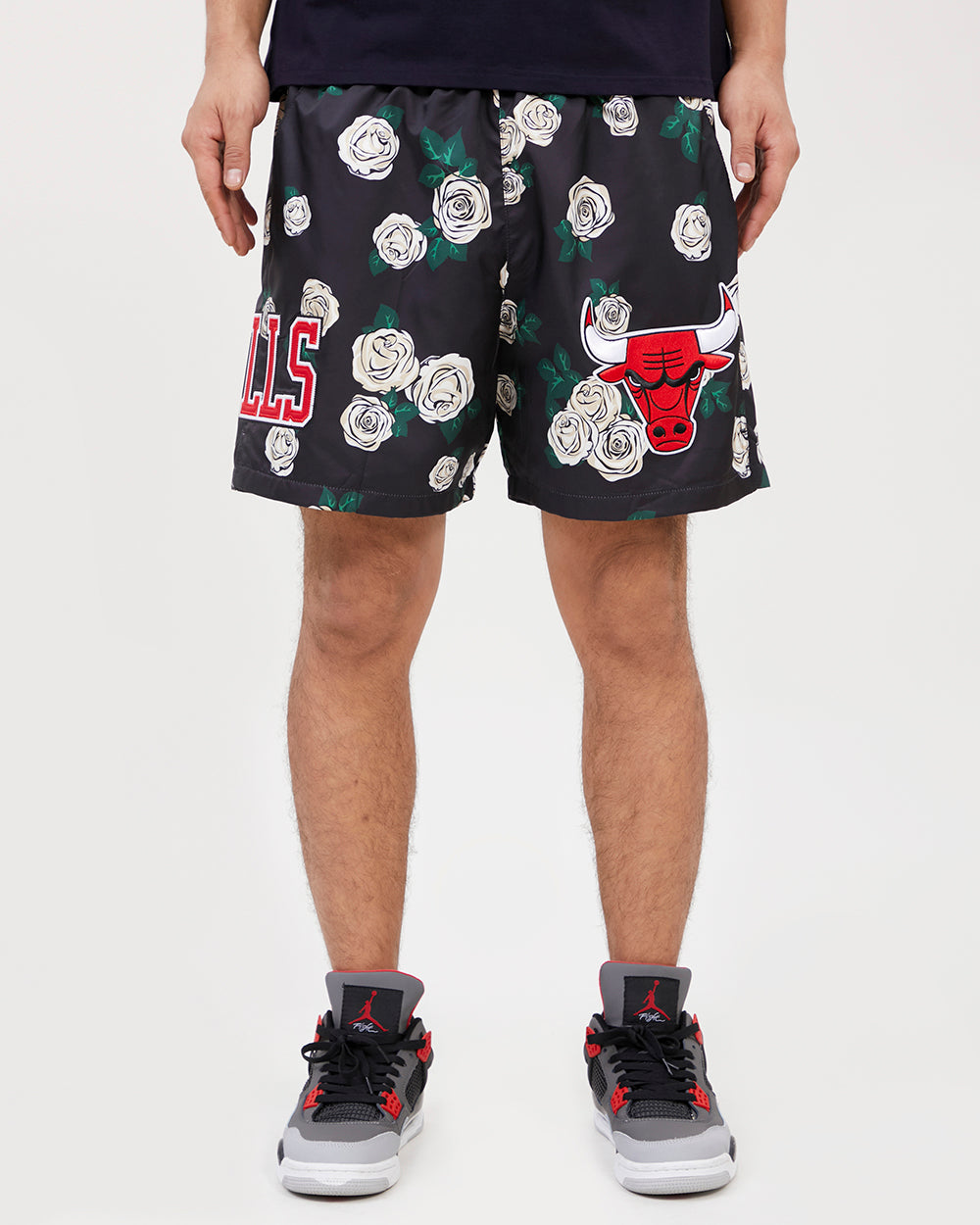 Pro Standard Men's Atlanta Braves Roses Woven Shorts