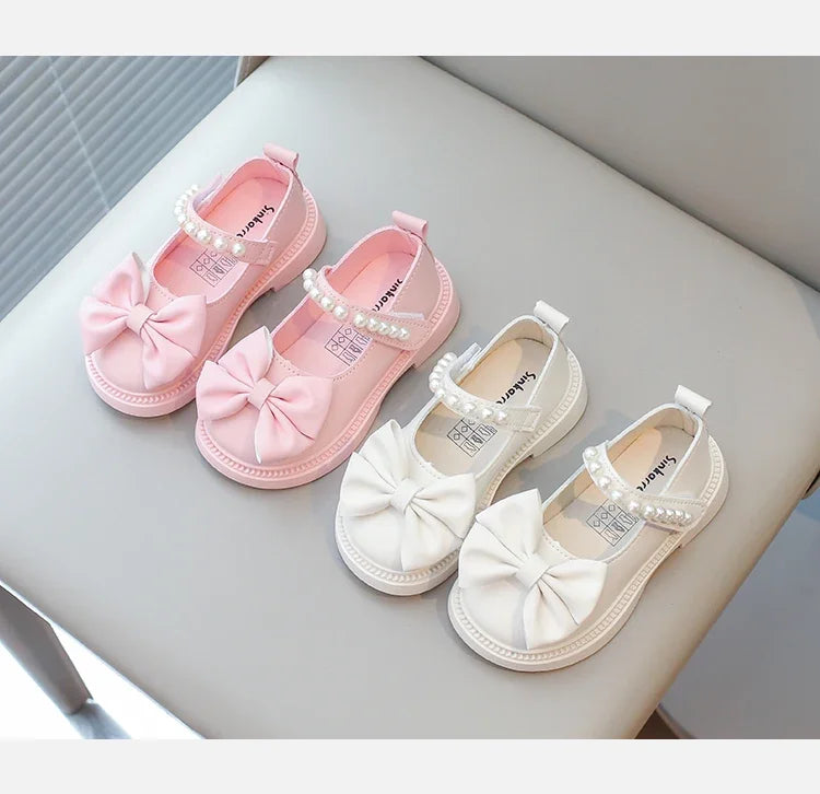 Sapato Infantil Feminino com Pérolas e Laço Elegante