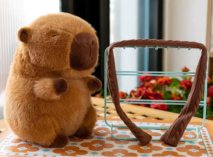 Capivara De Pelúcia Com Cachecol