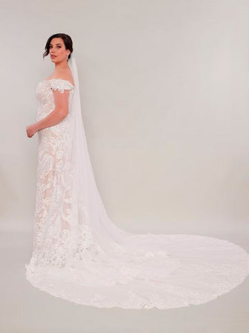 Lace fitted wedding dresses plus size