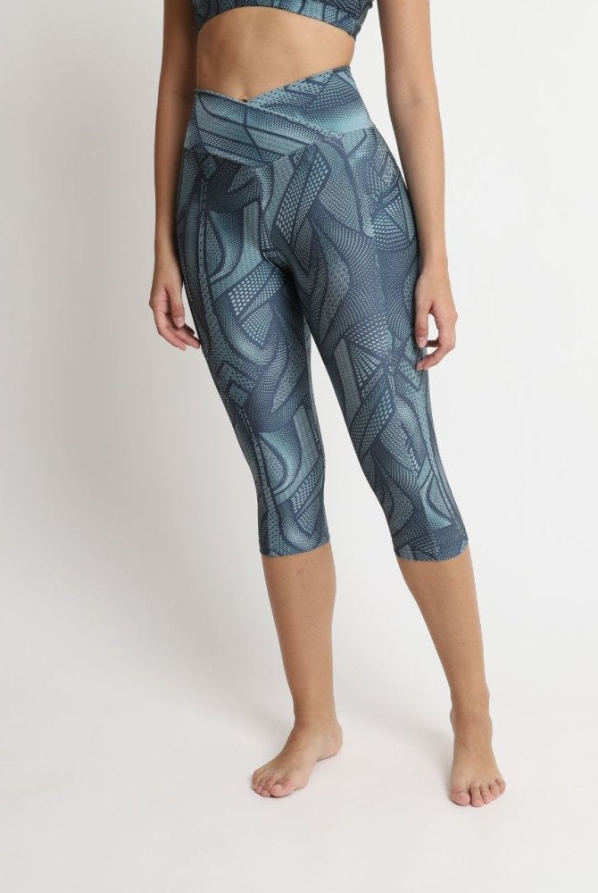 Carry Capri Leggings, Gray  Vakandi EDC Capris – Vakandi Apparel