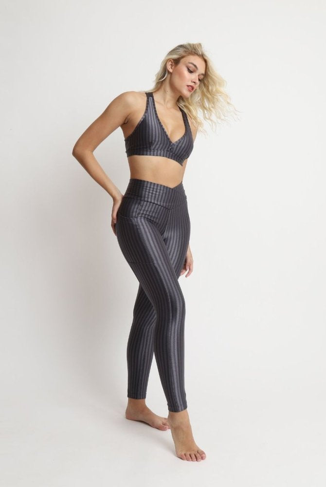 Ligeia Holographic Leggings – Laughton & CO