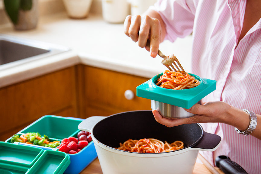 lunch bag that keeps food hot and cold