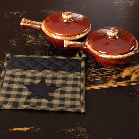 https://cdn.shopify.com/s/files/1/0810/5389/products/Black_Star_Pot_Holder_8x8_Lifestyle1_large.jpg?v=1571732049