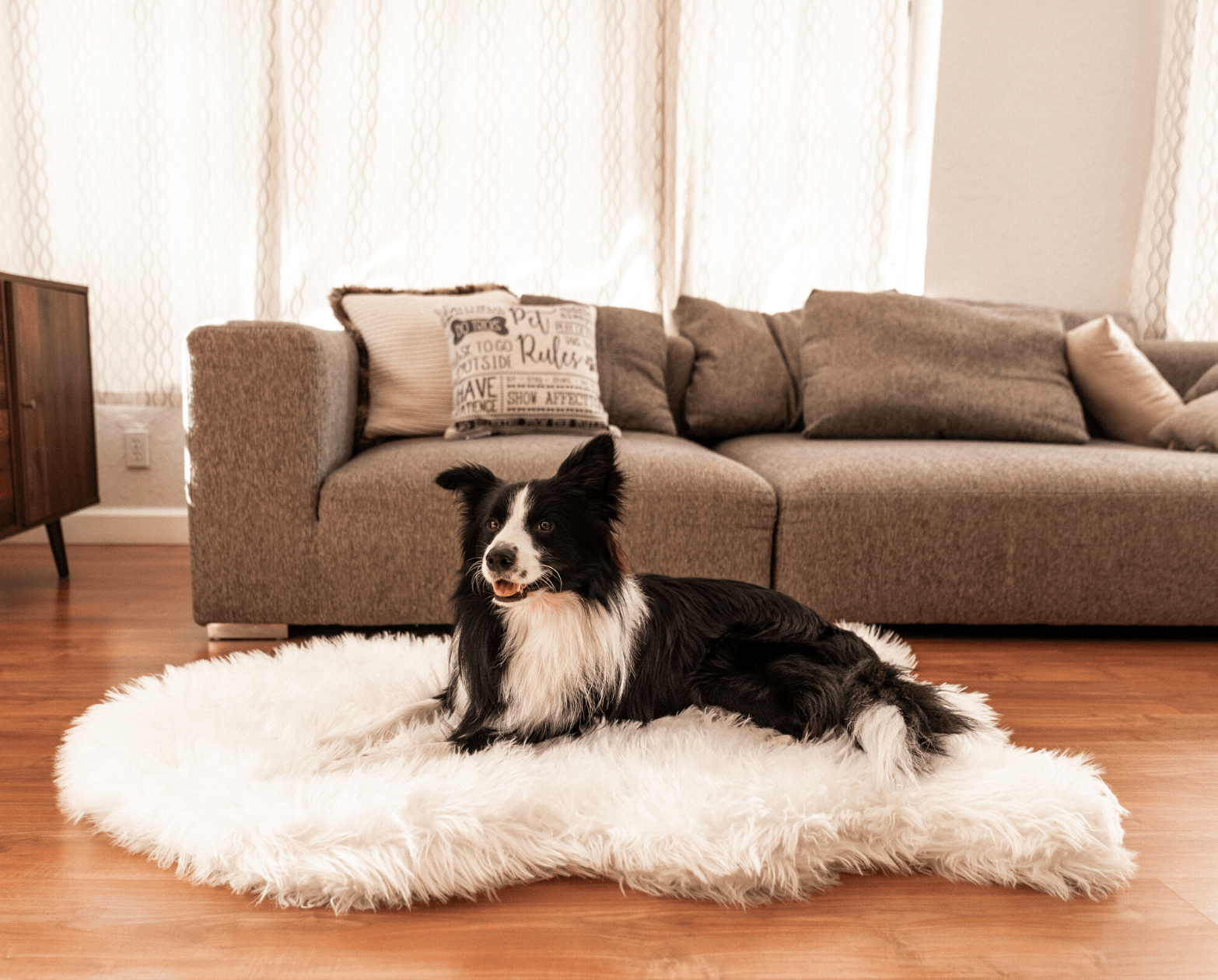 PupRug by Paw.com™ Faux Fur Orthopedic Dog Bed - Curve Polar White - Paw.com product image