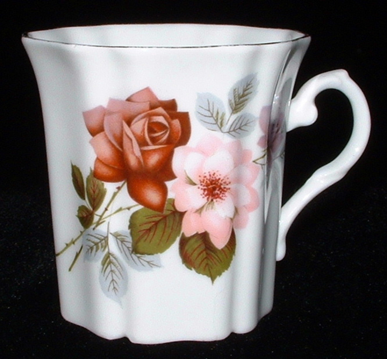 https://cdn.shopify.com/s/files/1/0810/7243/products/1950s-RoyalGrafton-pink-burgundy-roses-mug-a.jpg?v=1489634306