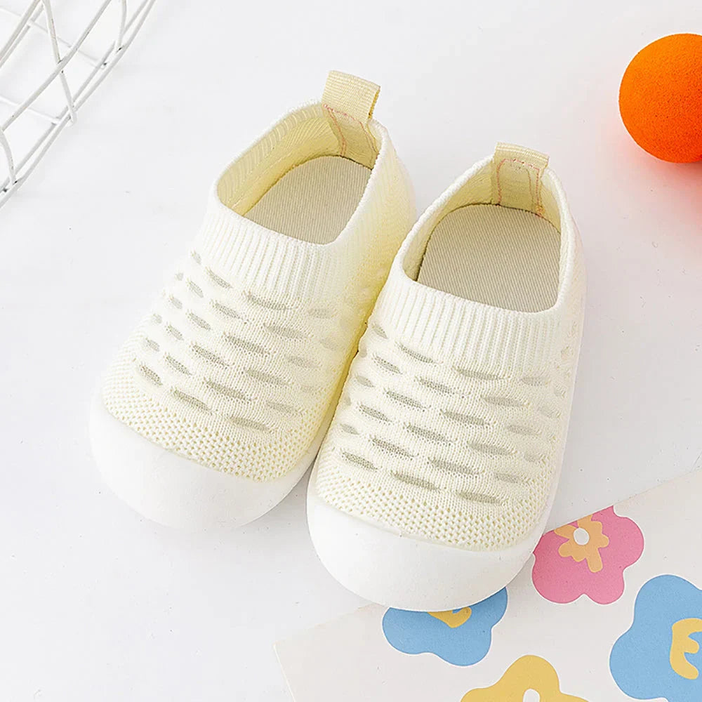Product Image for Avelena | Kletshuts Tinyshoes Anti-Rutsch Baby Mesh Schuhe, Beige / 17 (12-18 Monate)