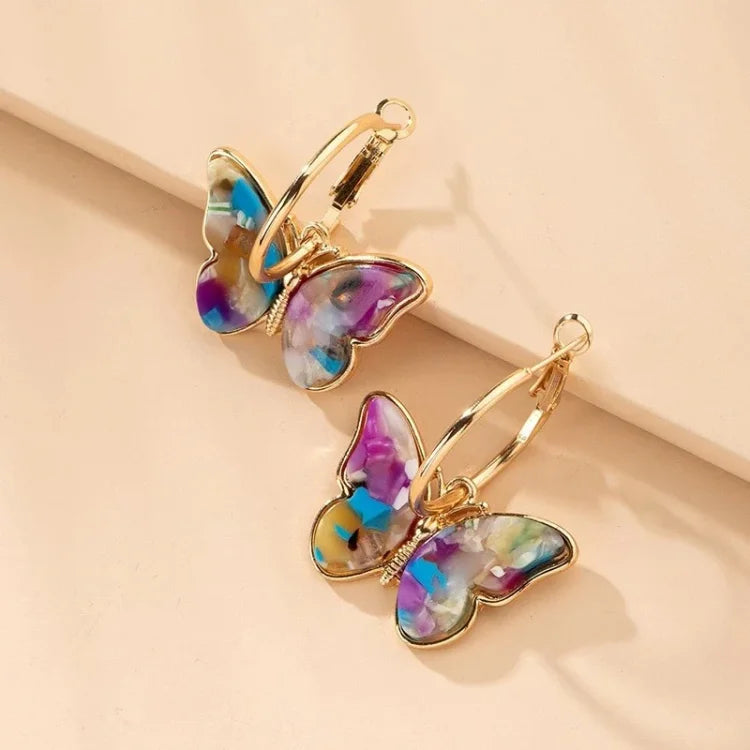 Product Image for Avelena | Vergoldete Schmetterlingsohrringe mit Acrylkristallen Mariposa, Mehrfarbig