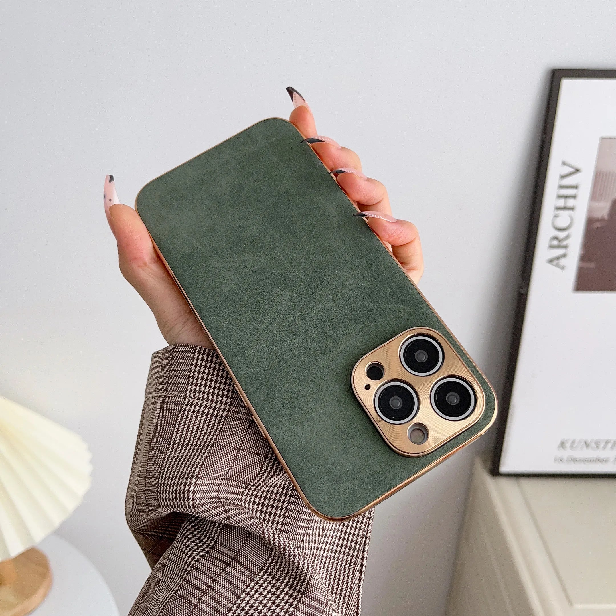 Product Image for Avelena | Premium Leder Magsafe Apple Iphone Hülle mit Galvanisiertem Rahmen Goldener Rahmen Hülle, Kamera Schutz Schutzhülle für Iphone 15, 14 Pro 