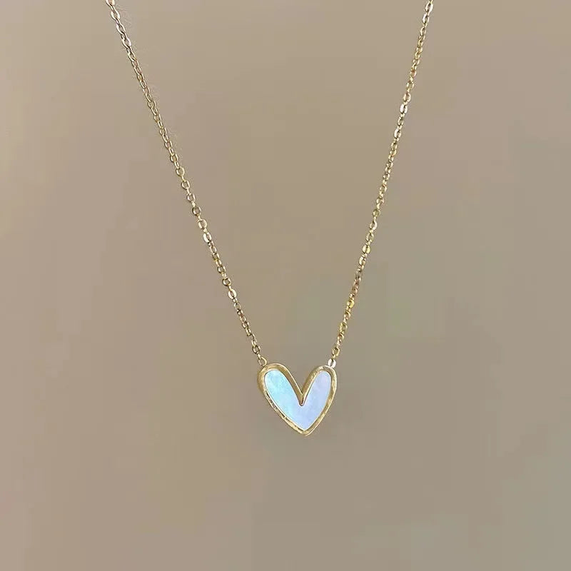 Product Image for Avelena | Minimalistische Goldvergoldete Herz Schale Halskette