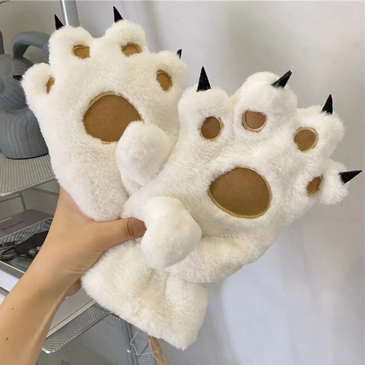 Product Image for Avelena | Damen Plüsch Bärenpfote Handschuhe - Flauschige Warme Vollfinger Tierhandschuhe, Weiß