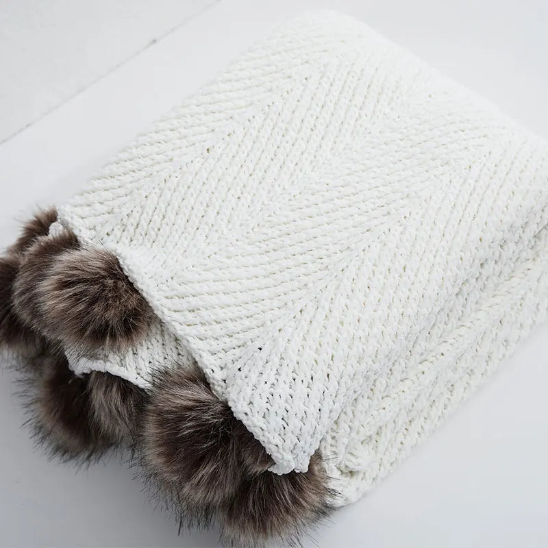 Product Image for Avelena | Blanket Luxe Chenille Decke mit Herzfransen, Elfenbein Stil sieben / 130cm x 160cm