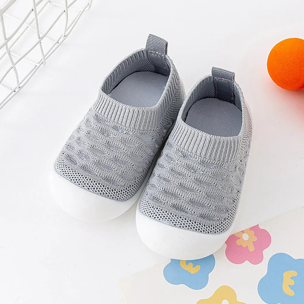 Product Image for Avelena | Kletshuts Tinyshoes Anti-Rutsch Baby Mesh Schuhe, Grau / 17 (12-18 Monate)