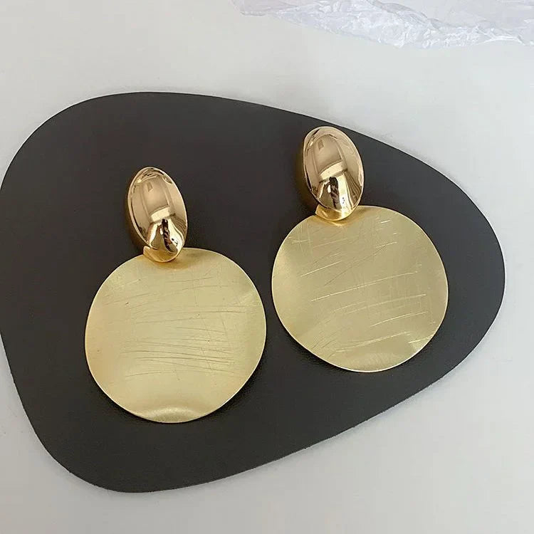 Product Image for Avelena | Goldene Ohrringe mit runden Haken Amaya