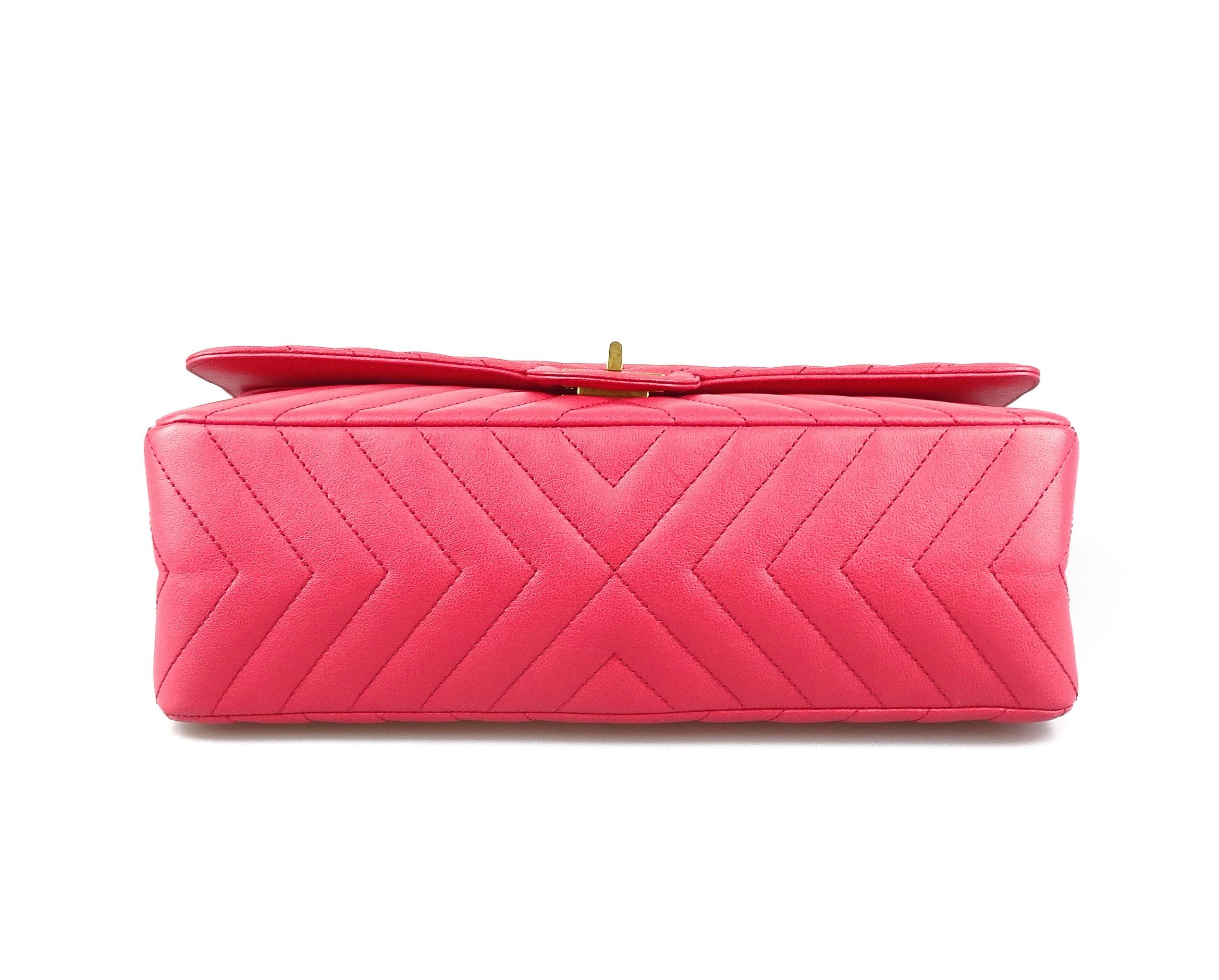 Chanel Chevron Pink Seasonal Reissue 255 Size 226  Designer Exchange Ltd