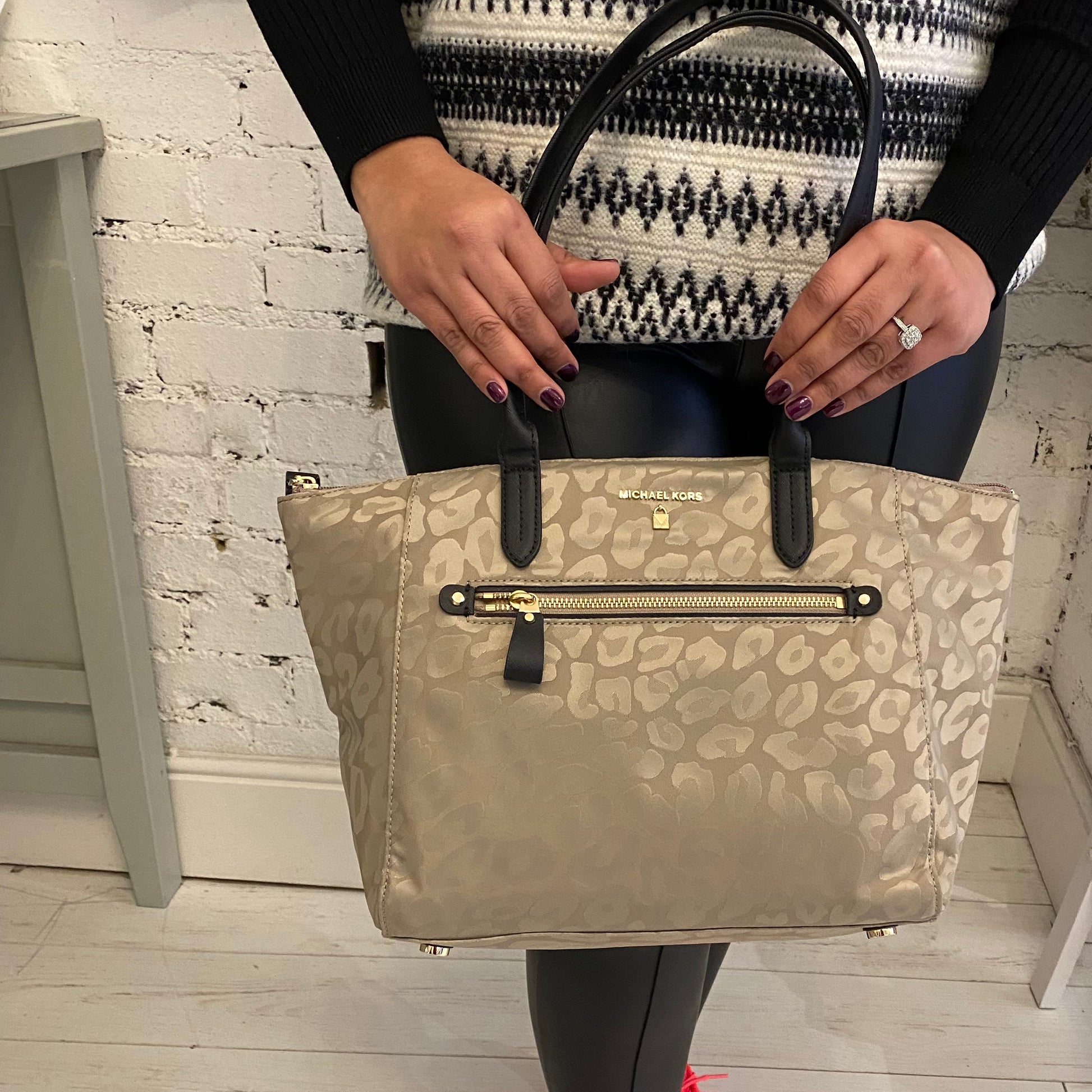 Michael Kors Nylon Kelsey Truffle Tote – Designer Exchange Ltd