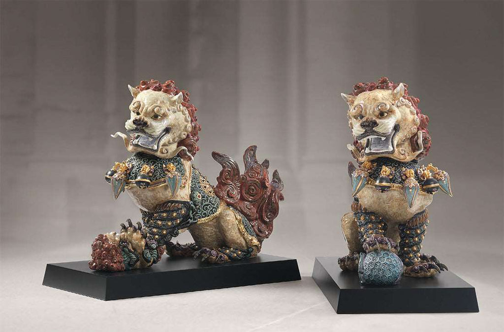 Guardian Lion and Lioness Sculpture Set. Red.