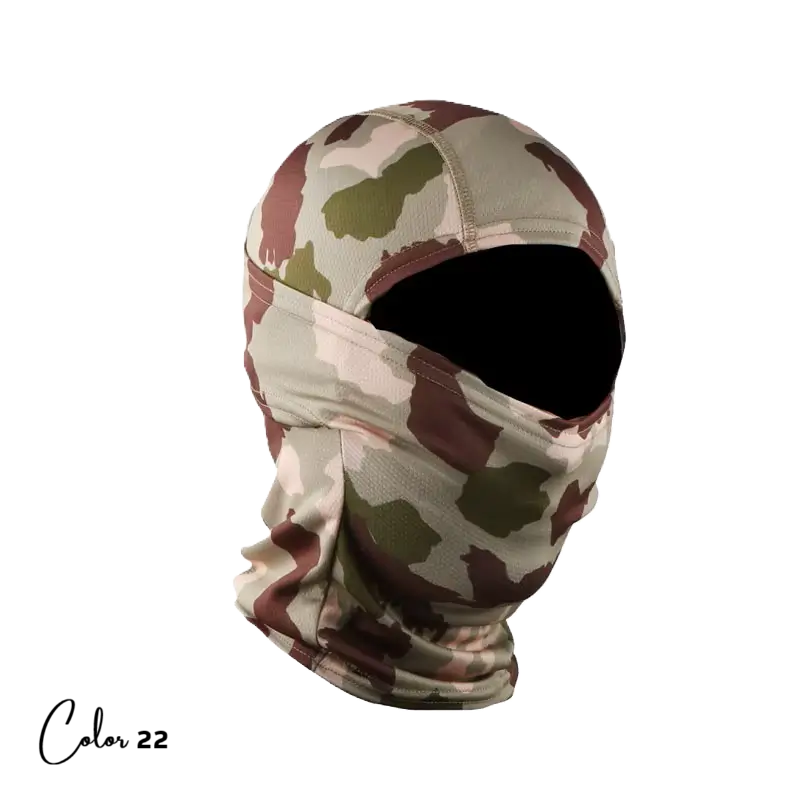 Cagoule balaclava camouflage beige et marron, couvrant intégralement la tête et le cou, idéale pour l’airsoft, le ski et les sports de plein air.