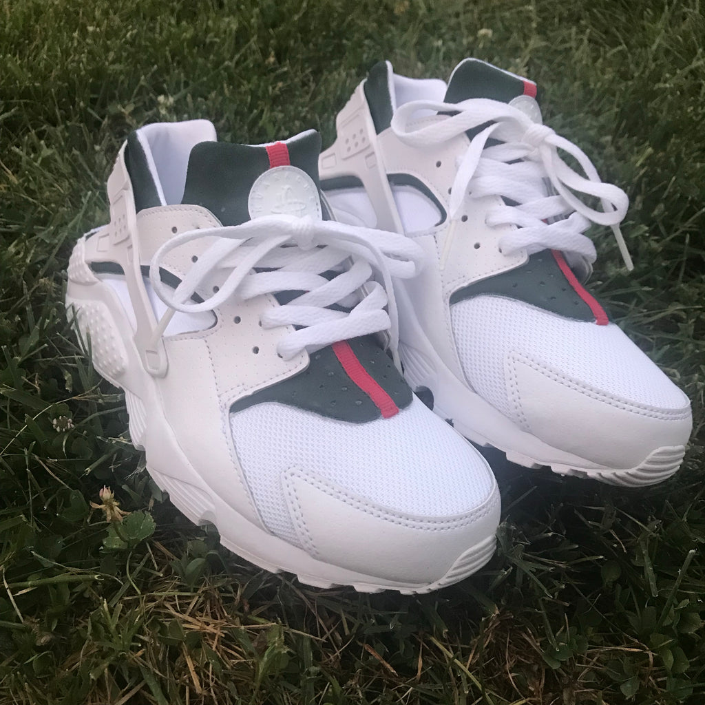 sistema guión Estar satisfecho Custom Painted Green/Red Nike Air Huaraches **Add Exact Size in Notes* –  SoSpiked