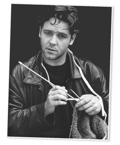 russel crowe knitting, men who knit plump and co chunky yarn made in nz using giant knitting needles